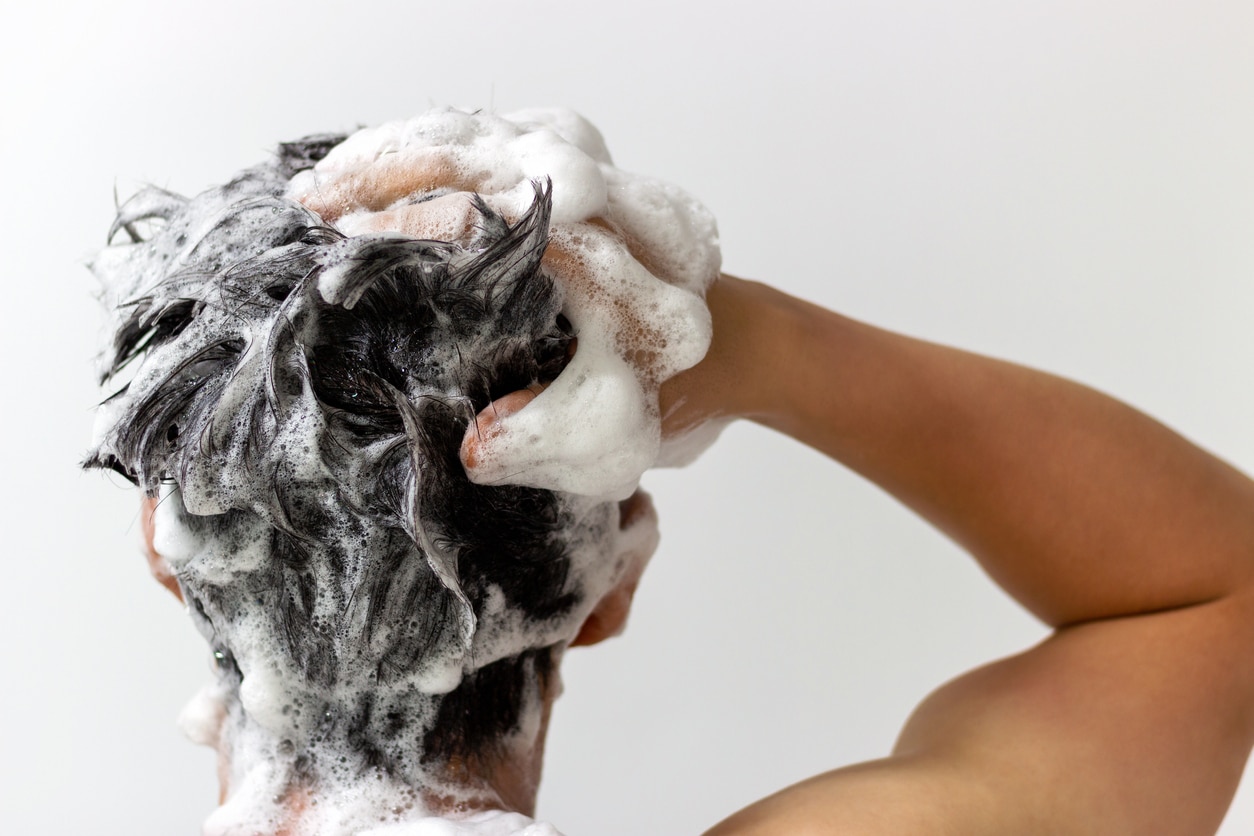 Shampooings “maison” : voici 5 recettes insolites pour tous types de cheveux à essayer absolument