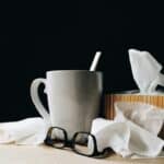 Découvrez les astuces secrètes de nos mamies pour affronter la grippe avec douceur !