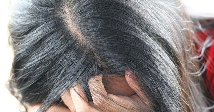 cheveux gris attention aux carences alimentaires