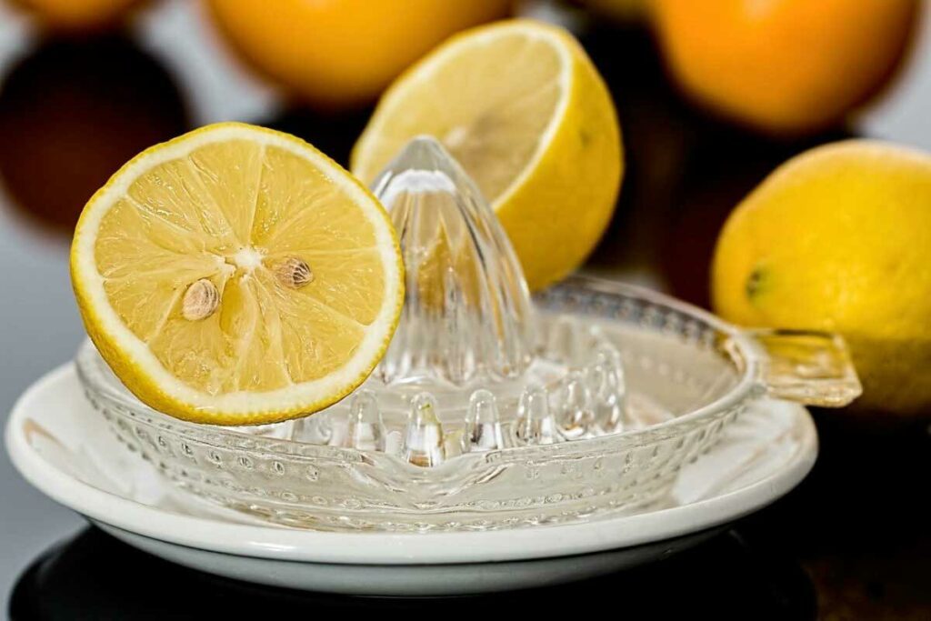 atténuer la peau grasse avec le jus de citron