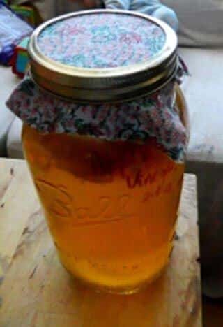 how to cover the apple cider vinegar jar