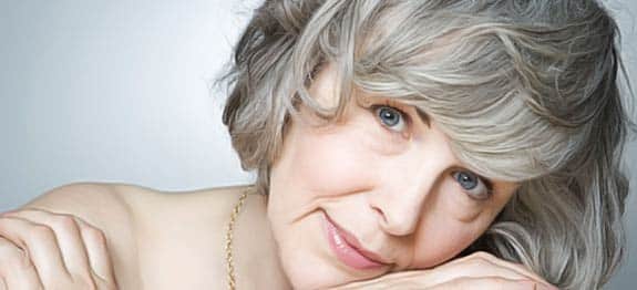déjaunir cheveux gris