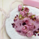 Fabriquez vos savons à l'argile rose facilement grâce à cette méthode artisanale