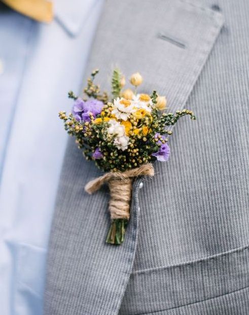 fleur boutonnière séchée