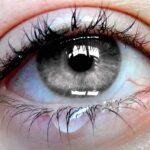 Pourquoi les yeux larmoient-ils et comment y remédier