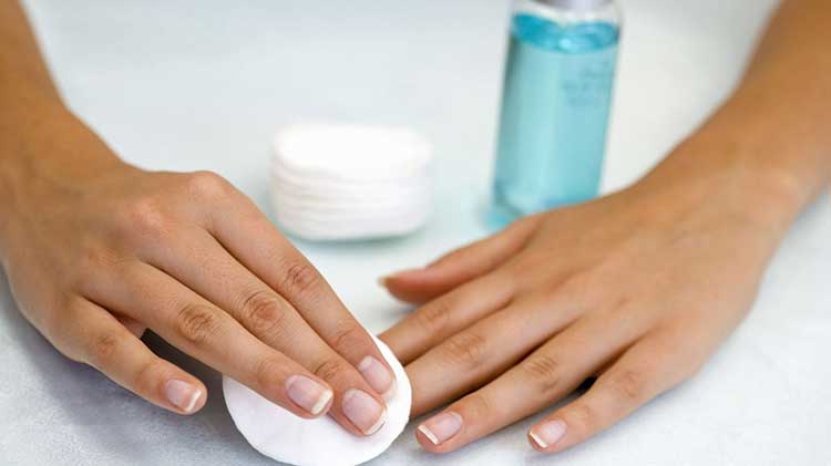 Ne pas utiliser d'acétone pour des ongles sains