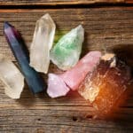 Lithothérapie : Comment améliorer son bien-être avec les pierres et cristaux