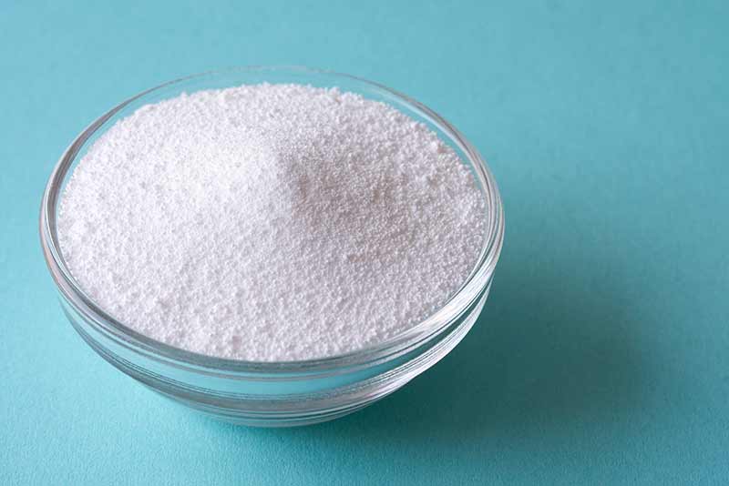 Le Borax est plus puissant que le bicarbonate contre le calcaire. Il respecte néanmoins votre fosse septique