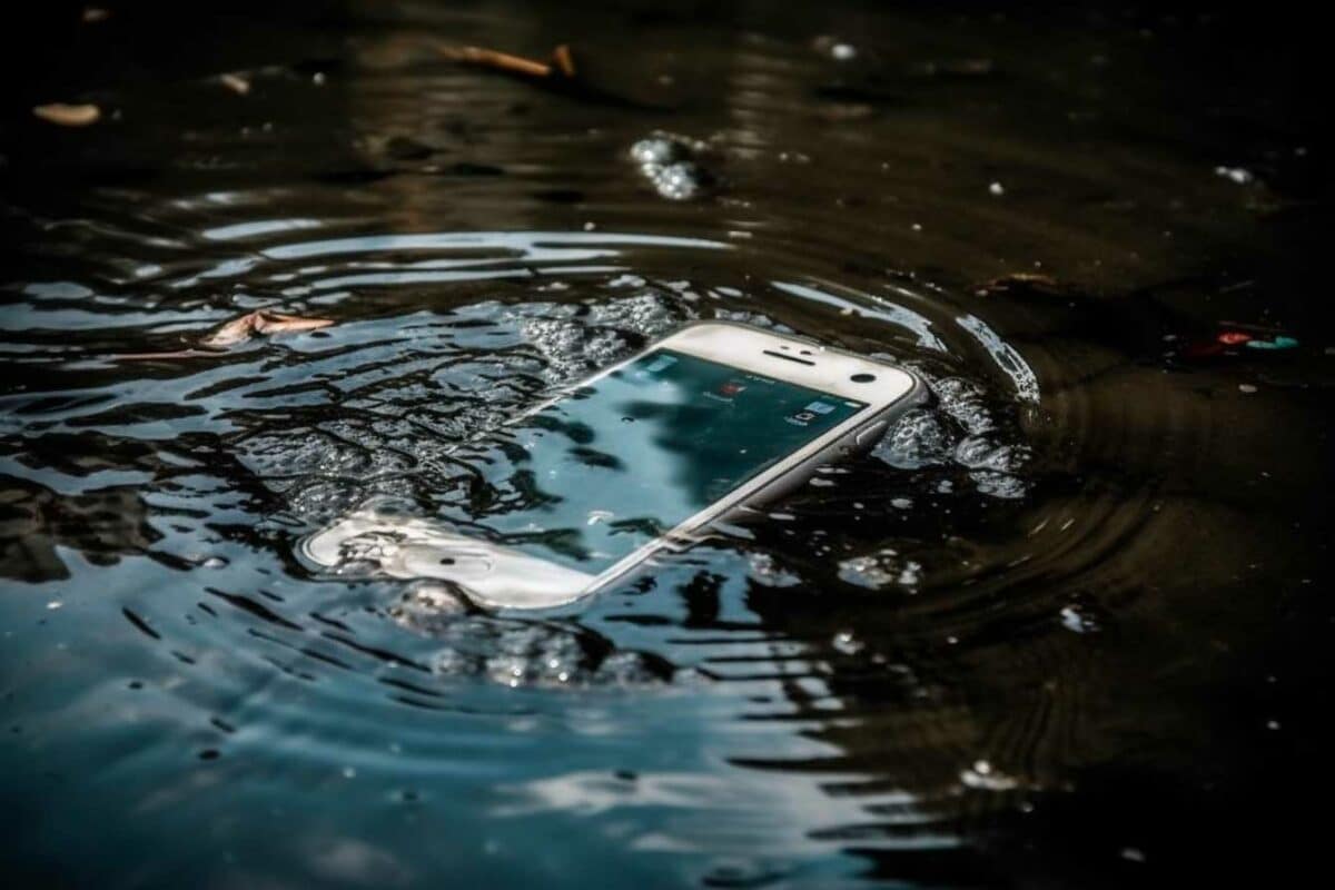 comment réparer un mobile qui à pris l'eau ?