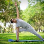 3 exercices de yoga pour améliorer la posture et soulager le mal de dos