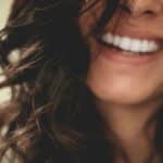 Un Sourire parfait : recette de poudre dentifrice à la sauge pour des gencives fortes