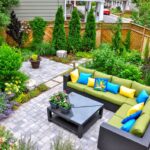 Nettoyer vos meubles de jardin : astuces pour du mobilier extérieur comme neuf