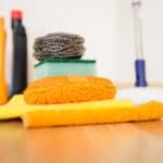 Comment nettoyer les vitres sans traces : 5 astuces infaillibles de grands-mères