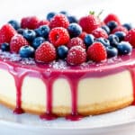 Ultra frais, fondant et prêt en 5 minutes : ce gâteau glacé aux fruits rouges régale toute la famille !