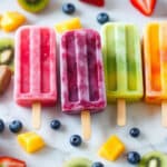 Ultra fraîches et prêtes en un clin d’œil, ces barres glacées aux fruits font craquer toute la famille cet été