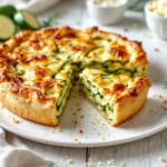 Impossible de s'en lasser : la tourte courgette-fromage frais croustillante et fondante à la fois que vous allez refaire tout l'été !