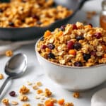 Granola aux fruits secs croustillant et doré sans passer par le four (prêt en 10 petites minutes à la poêle !)