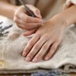 Quand le stress attaque les ongles : les solutions douces pour enfin en finir avec la casse !