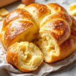 Incroyablement moelleuse, dorée et sans robot : voici la brioche maison facile qui fond en bouche !