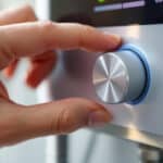 Vos factures explosent, car vous ne touchez jamais à ce bouton discret (et il faut que ça change !)