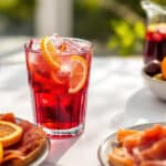L’Espagne abandonne la sangria pour cette boisson plus légère et rafraîchissante : place à la recette du Tinto de Verano !
