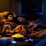 Ces soirées Netflix qui paraissent inoffensives… mais pas pour votre corps
