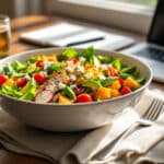 Pause déjeuner ensoleillée : les salades généreuses qui font pétiller la journée au bureau