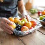 L’astuce des supermarchés pour conserver nos fruits frais… finit par nous nuire !