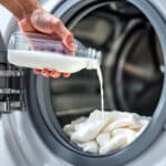 La vérité qui fâche : le vinaigre blanc est-il vraiment toujours une bénédiction pour votre linge et votre machine ?