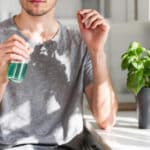 Une lotion après-rasage maison… directement à partir de votre plant de basilic !
